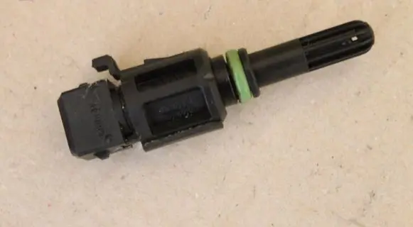 BMW 5 E39 Intake air temperature sensor 1739510