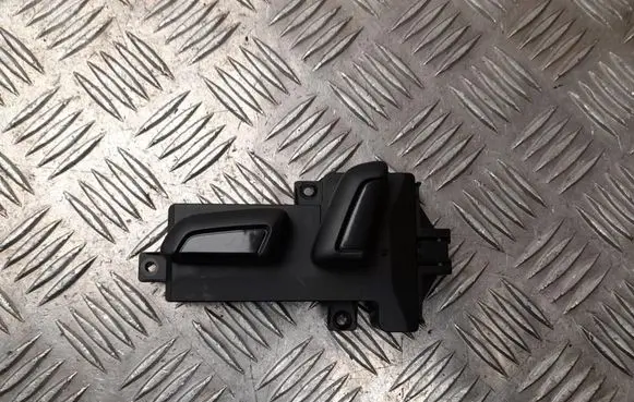 Volkswagen PASSAT B8 Seat heating switch 8W0959747B