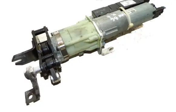 Volkswagen PASSAT B6 Tailgate hydraulic pump motor 3C9827383C