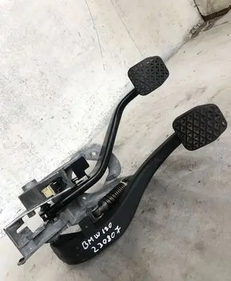 BMW 1 F20 F21 Pedal assembly 67871110