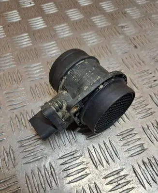 Audi A4 S4 B5 8D Mass air flow meter 06A906461 0280217121