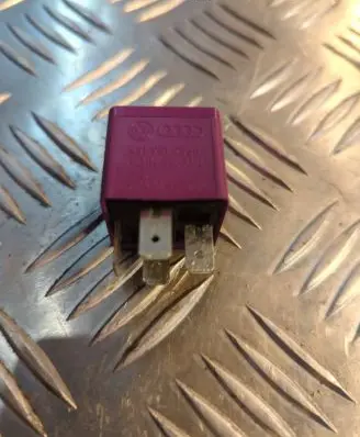 Audi A8 S8 D3 4E Light relay 431951253G V23134B52X372