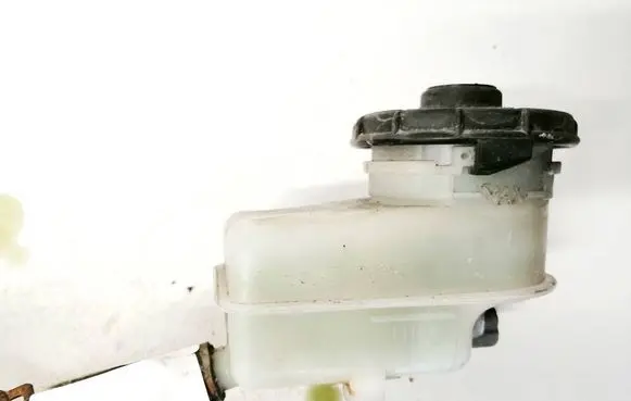 Honda Civic Brake fluid reservoir 