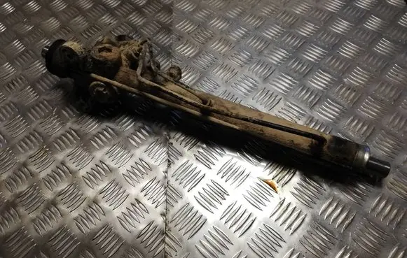 Volkswagen Golf III Steering rack 1H1422055