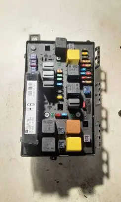 Opel Zafira B Fuse box set 13206754 5DK00866838