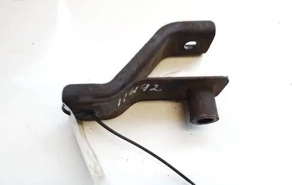 Nissan Qashqai Engine mounting bracket
