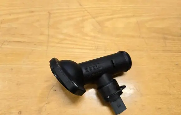 Thermostat/thermostat housing
