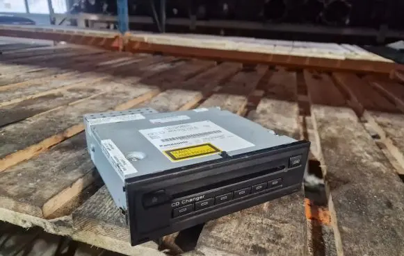 Audi A6 S6 C6 4F Navigation unit CD/DVD player 4E0910110E