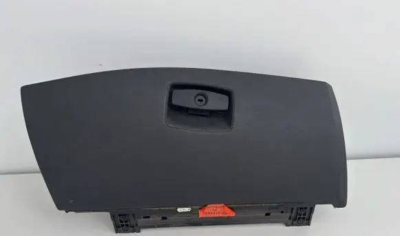 BMW 5 E60 E61 Glove box 7034079