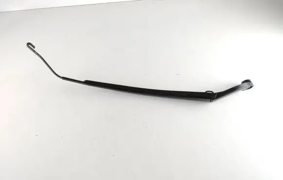 Toyota RAV 4 (XA50) Front wiper blade arm