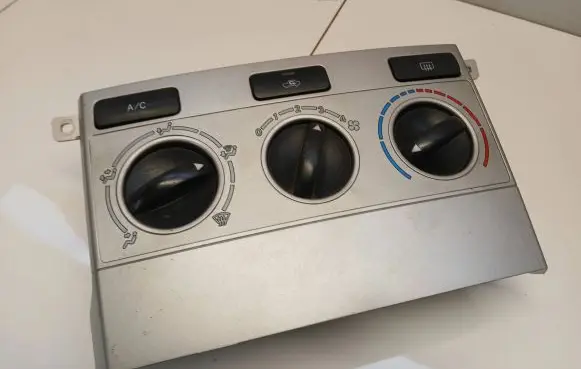 Toyota Corolla Verso AR10 Climate control unit 559000F011 69670001 1061214