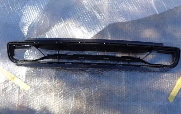 Renault Fluence Front bumper lower grill 788557833R