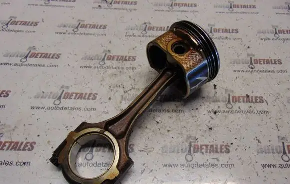 Toyota Corolla Verso AR10 Piston with connecting rod