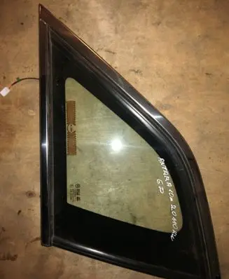 Opel Antara Rear side window