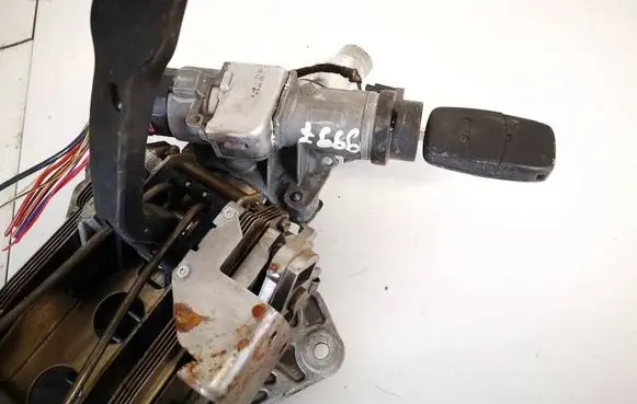 Audi A4 S4 B6 8E 8H Ignition lock