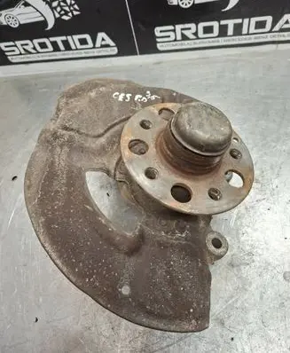 Mercedes-Benz CLS C218 X218 Front wheel hub A21810