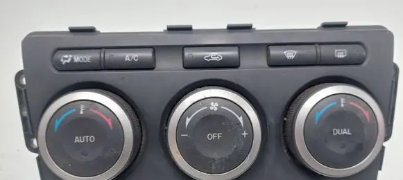 Mazda 6 Air conditioner control unit module 98415EA100 GDB461190 T1006282Q