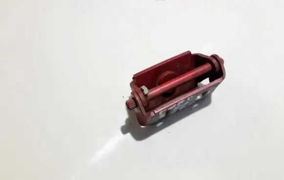 Ford Ka Tailgate/trunk/boot hinge