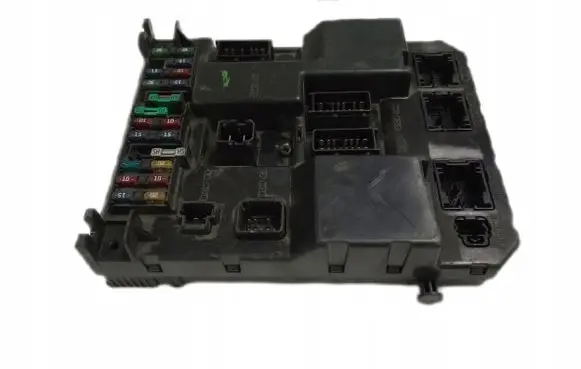 Peugeot 307 Fuse module 9651197780A