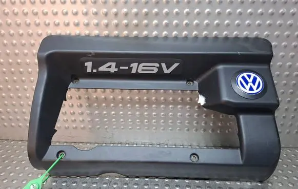 Volkswagen Golf IV Engine cover (trim) S26372962 036103925AB