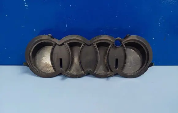 Audi Q7 4M Manufacturer badge logo/emblem 4M0853169B