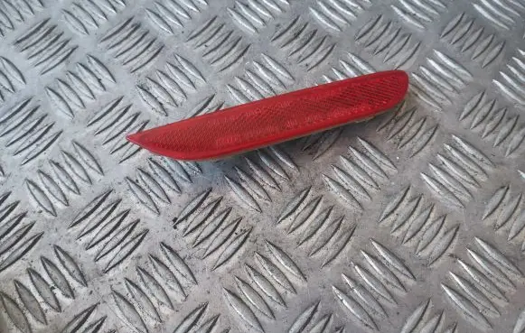 Rear tail light reflector