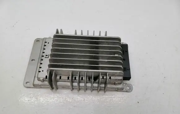 Audi A3 S3 8P Sound amplifier 8P7035223