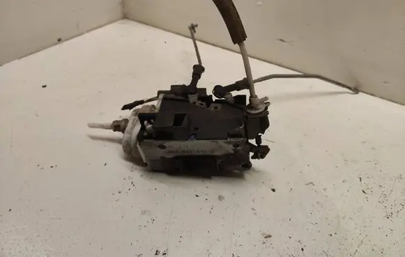 Audi A4 S4 B5 8D Front door lock 8D2837015E