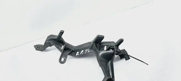 Porsche Cayenne (9PA) Front bumper mounting bracket 7L5807890