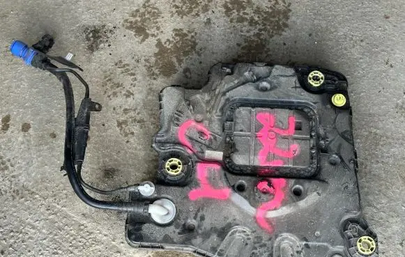 Citroen C4 III e-C4 AdBlue liquid reservoir 