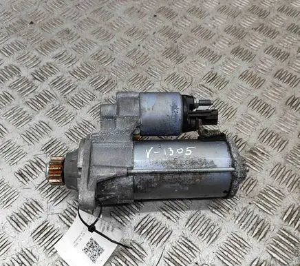 Volkswagen Golf VII Starter motor 0001179518 02E911024B