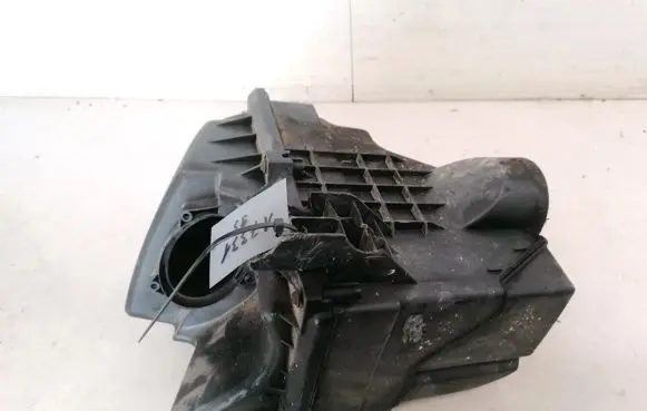 Mazda 3 I Air filter box 3M519600SH 3M51-9600SH