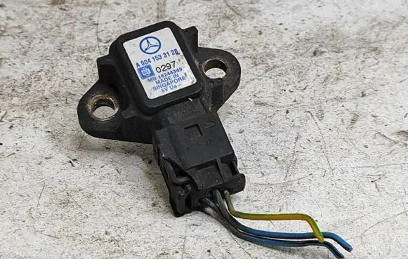 Mercedes-Benz E W210 Air pressure sensor A0041533128