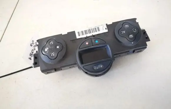 Renault Megane II Climate control unit 8200070752 7l0721507c