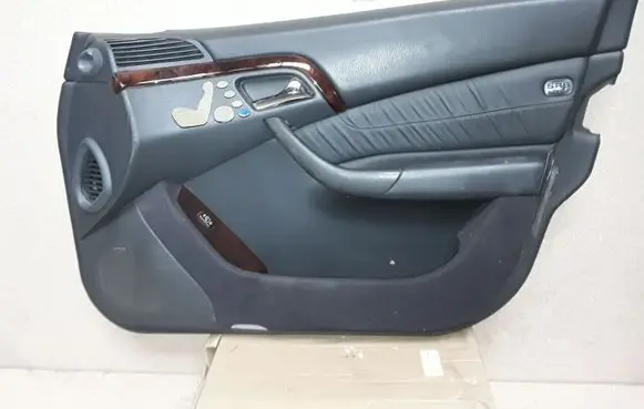 Mercedes-Benz S W220 Front door card panel trim A2207201870