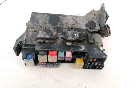 Nissan Almera Tino Fuse box set 24382AU010