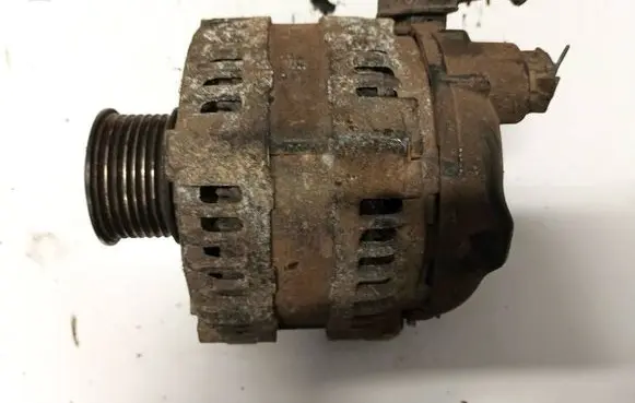 Suzuki Grand Vitara II Generator/alternator 3140067J0