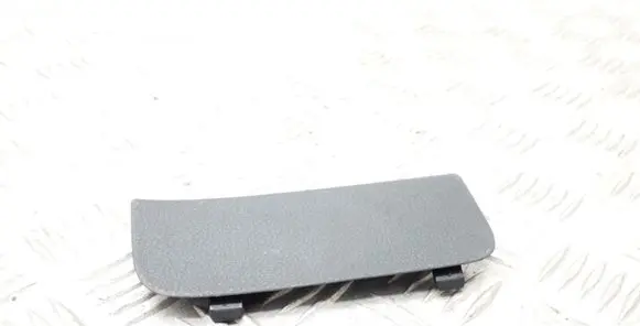 Volkswagen Tiguan Rear light trim 5N0867657