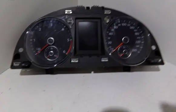 Volkswagen PASSAT B6 Speedometer (instrument cluster) 3C0920872G