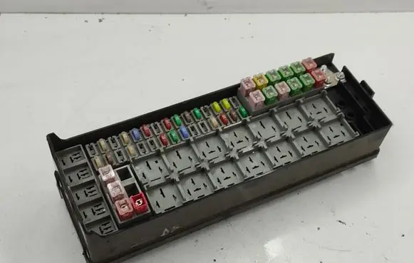 Subaru Legacy Fuse module