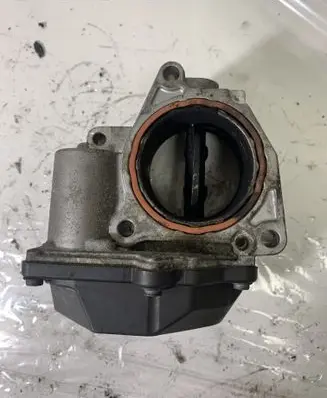 Volkswagen Touran I Throttle valve 03G128063Q A2C53380146