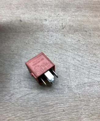 BMW 5 E60 E61 Other relay 1742690