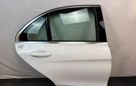 Mercedes-Benz C W205 Rear door