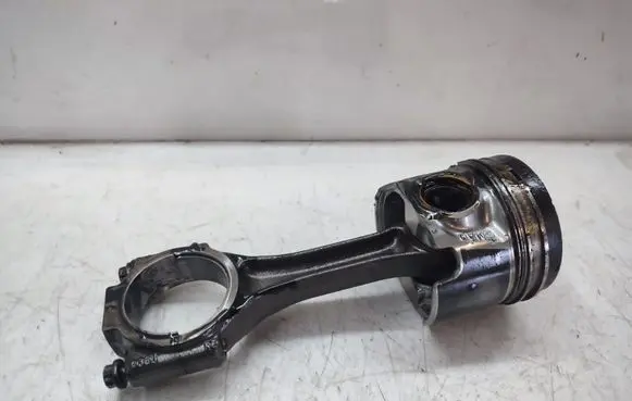 Volkswagen Touareg I Piston with connecting rod