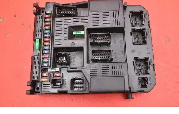 Peugeot 307 Fuse box set 9636760580F