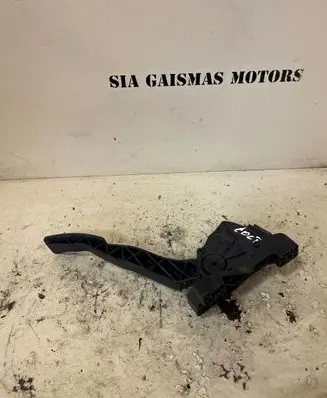 Mitsubishi Colt CZ3 Accelerator throttle pedal MN125792