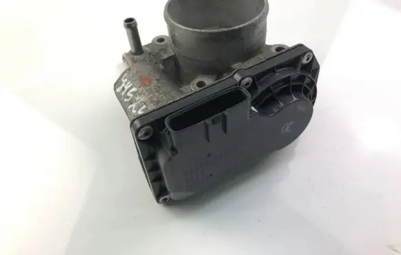 Toyota Auris E180 Throttle valve 220300T110