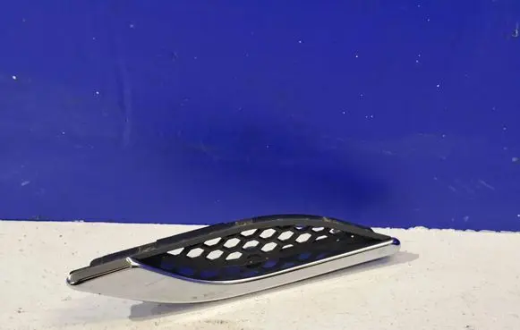 Maserati Ghibli Fender grill 670028906