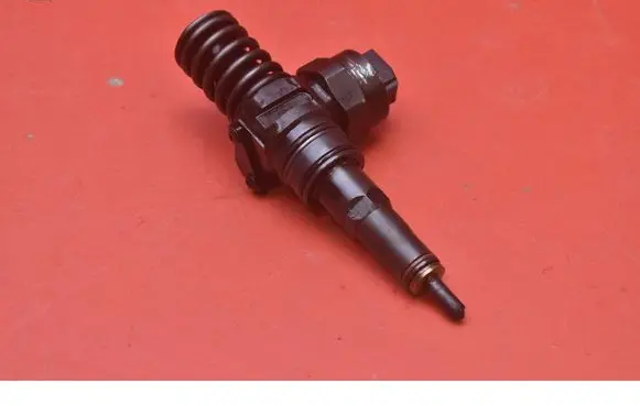 Volkswagen PASSAT B5 Fuel injector 038130073F