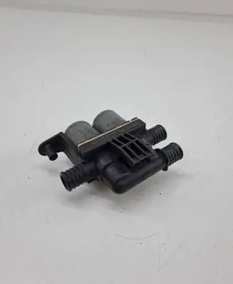BMW 3 E46 Coolant heater control valve 8374995